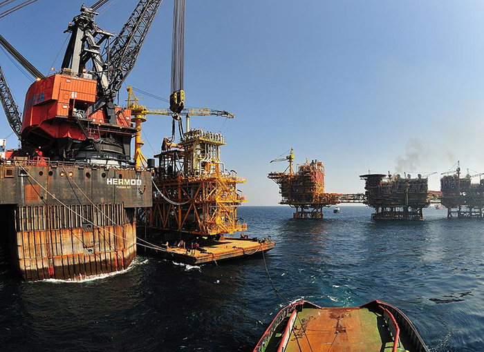 Photo of Heerema'a Hermod courtesy of Jan Berghuis Terschelling